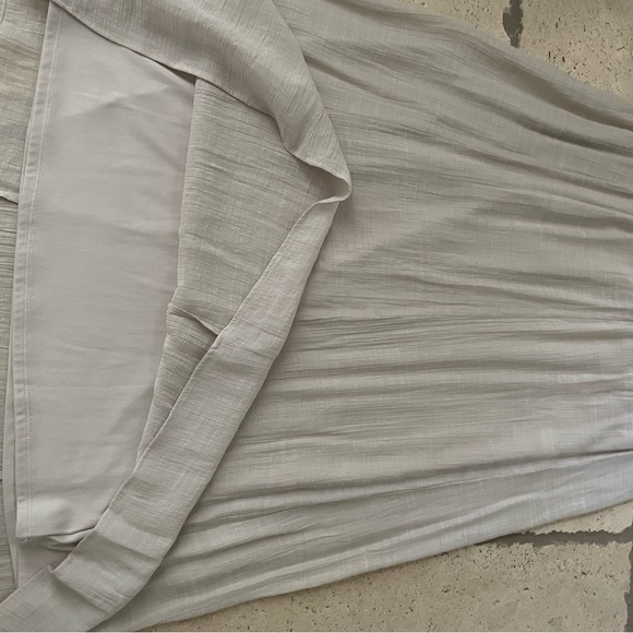 Long skirt with elastic , detailed waist - Picture 6 of 6